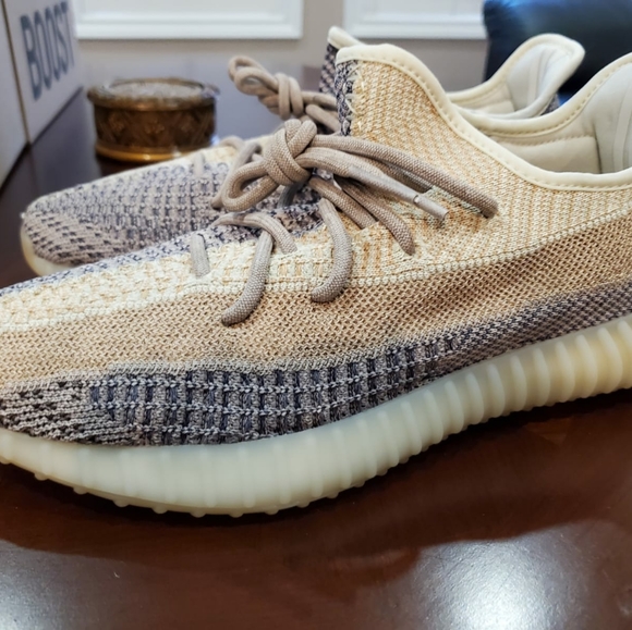 Brand new Yeezy "ash pearl" size 11 - Picture 2 of 3